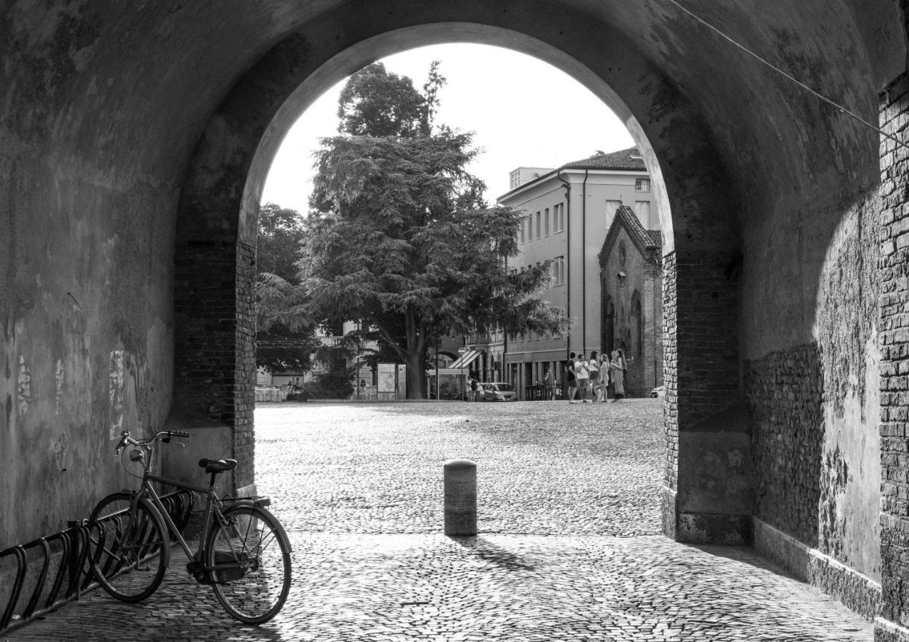 Al Zupgal Apartment Ferrara Bagian luar foto